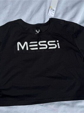 Women’s XXL MESSI Logo Black Crop Tee Shirt 26” across bust soccer